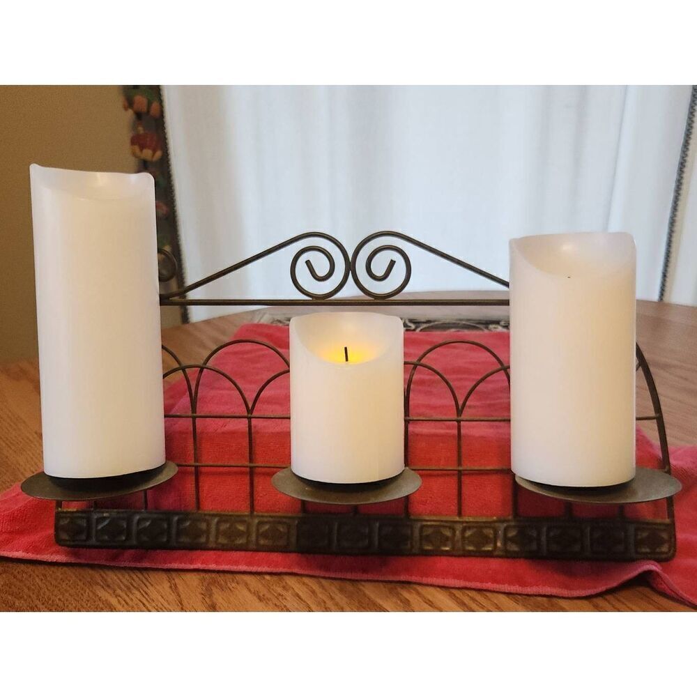 N16 Metal wall candle holder Includes battery 3 candles